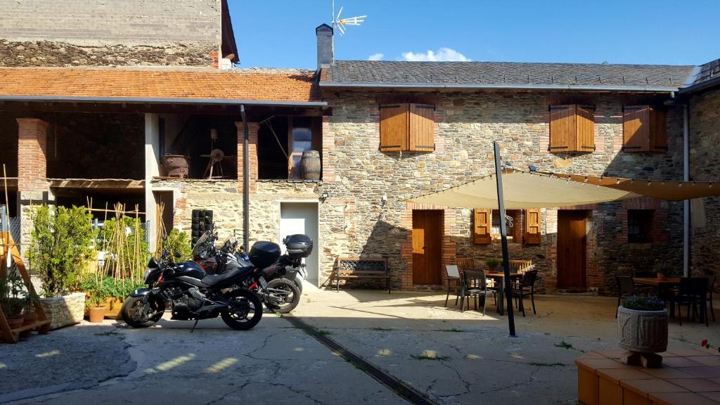 Aparthotel Les Corts, Llívia